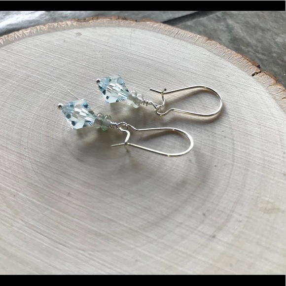 🎉Light Azore Swarovski Earrings - Picture 2 of 2